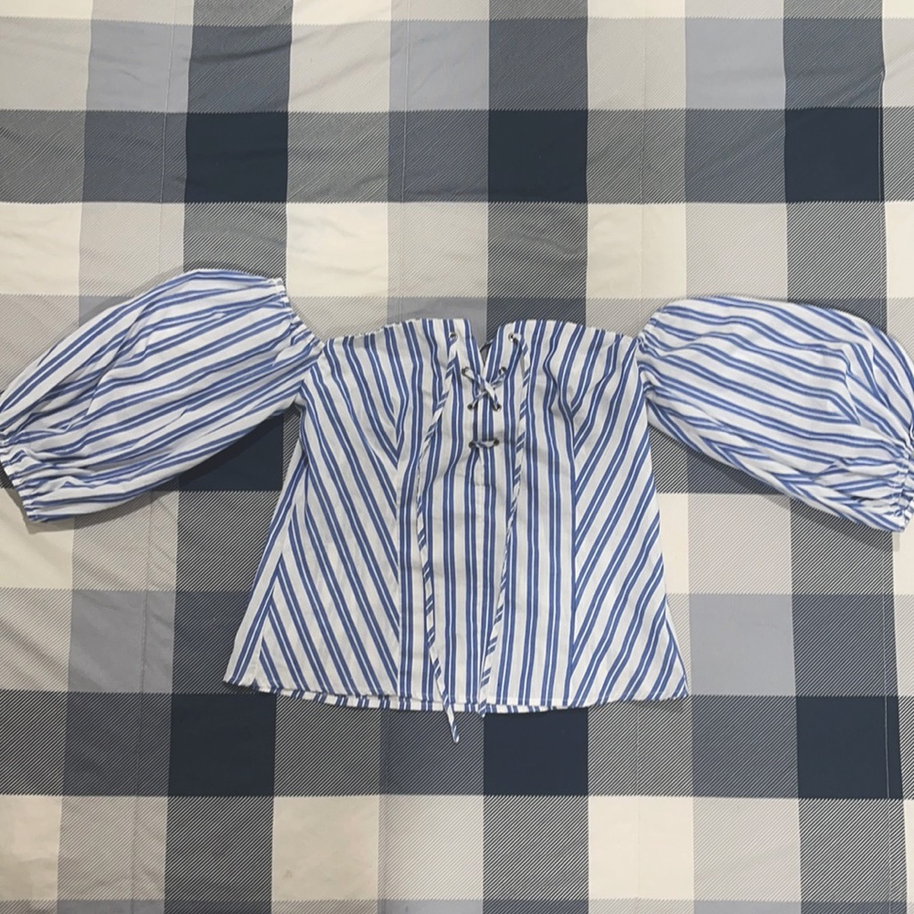 A cute Medium size top